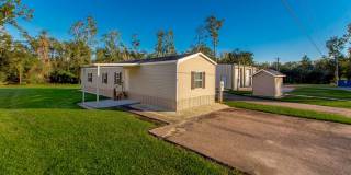 Located off of Strawberry Lane in Albany! Cozy 3-Bed, 2-Bathroom Trailer Home for Rent! Gallery 1