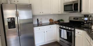 Partially Furnished Lakefront Retreat in Sunset Bay – Stunning Views & Resort-Style Amenities Gallery 7