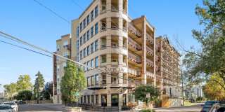 Jefferson Park 2-Bedroom with Oversized Covered Patio & Skyline Views Gallery 1