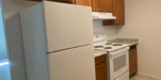 2 BEDROOM DUPLEX, LAWN CARE AND WATER INCLUDED 2 BEDROOM DUPLEX, LAWN CARE AND WATER INCLUDED Gallery 6