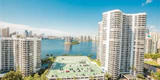 3500 Mystic Pointe Dr Gallery 18