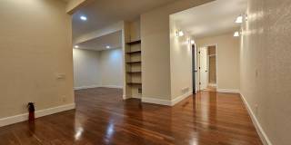 Stunning Townhouse in the desirable Watermark Gallery 17