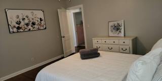 Charming 2 bedroom Duplex Gallery 5