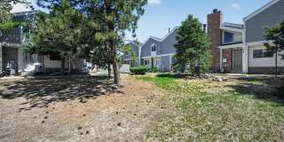 Charming 2BR Townhome in Aurora Gallery 33