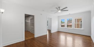 2739 W Lunt Avenue Gallery 7