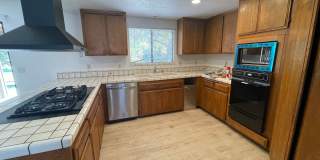 Golf Course- On The Mesa 3 Bedrooms, 2 Bathrooms, New Paint, Gallery 5