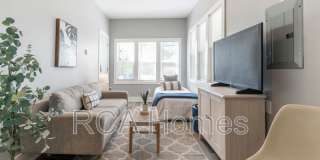 2831 North Kenwood Avenue Gallery 1