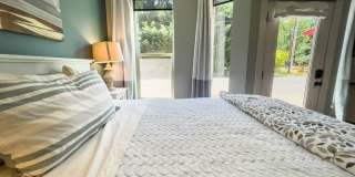 Parkside Suite: Fully Furnished Modern Studio in the Heart of Jacksonville $300 Utility Fee Gallery 9