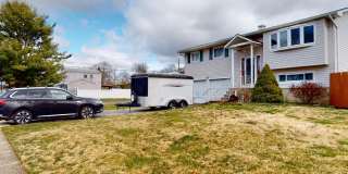 511 Freeman Avenue Gallery 1