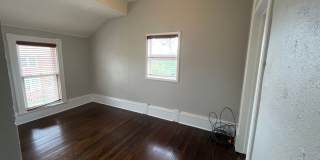 Large House Midtown Gallery 19