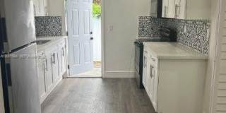 2620 NW 18th Ter Gallery 12