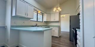 Beautiful 5 bedroom 2.5 bathroom home available NOW!!! Gallery 9