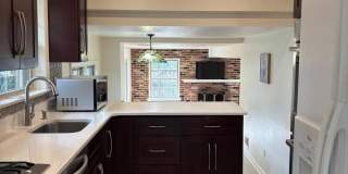 1249 DERBYSHIRE RD Gallery 8