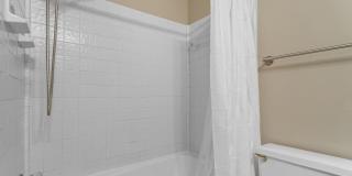 Charming 3 Bed, 2 Bath on Ward Street, Close to Universities Gallery 33