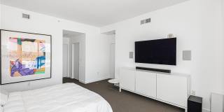 6101 Aqua Ave Gallery 24