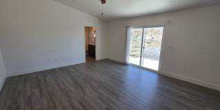 Beautiful, Clean 4 bedroom with Solar!! Gallery 12