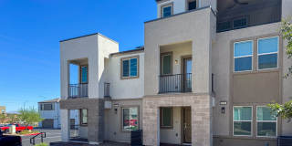 Brand-New Beazer Townhome with Rooftop Deck & Mountain Views Gallery 1