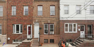 1833 DALY Street Gallery 1