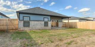 AVAILABLE NOW – Spacious 3 Bed, 2 Bath Home in Desirable Edmond Neighborhood Gallery 33