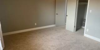 South Denver, 2 bed 2.5 bath Townhome, 2 Car Parking, Close to Light Rail Gallery 17