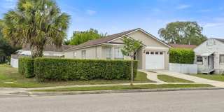 Winter Park 3 bedroom steps to shopping, dining. Gallery 3