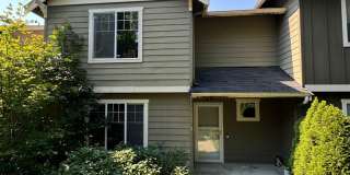 Spacious 3 bed 2.5 Bath Townhome One months free rent! Gallery 1
