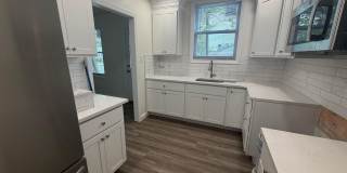 196 N BROADWAY Gallery 6