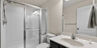 Spacious, Pet-Friendly 4BR Townhome in Gated Community | Oxon Hill Gallery 24
