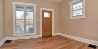 Newly Remodeled 3BR/1.5BA Townhome - Bates Hendricks Gallery 10