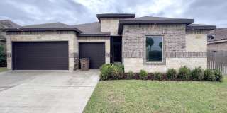 Beautiful 4bed/ 3.5bath and 3 car garage home in Edinburg! Gallery 1