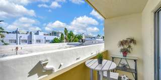 1334 Collins Ave Gallery 25