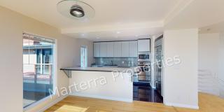 Spacious 2 Bed, 2.5 Bath Coastal Home with Ocean Views in Manhattan Beach Gallery 10