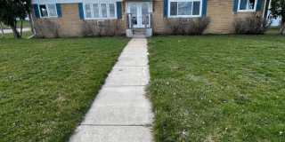 Recently Renovated 2 Bedroom Apartment Gallery 1