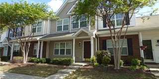 Room in 3 Bedroom Townhome at Derryrush Ave Gallery 12