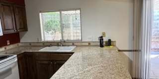 3 bedroom home Community Pool - Pet Friendly! Gallery 4