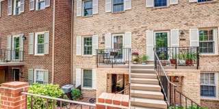 Sun-Drenched 2BR/2.5 BA Townhouse Condo in Gated Sutton Place Sun-Drenched 2BR/2.5 BA Townhouse Condo in Gated Sutton Place Gallery 1