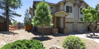 Gorgeous townhome near NAU Gallery 38