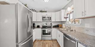 3345 E Lloyd St Gallery 9