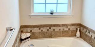 Beautiful Single Family home with Loft and Off Street Parking Gallery 5