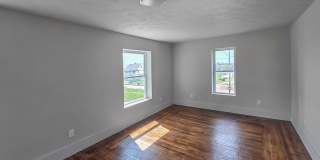 3 Bed Home with Finished Attic & Hardwood Floors – $1,495/mo 3 Bed Home with Finished Attic & Hardwood Floors – $1,495/mo Gallery 10