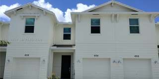 654 SE Lake Falls St Gallery 1