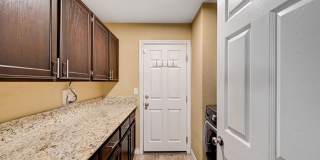 4 Bedroom in the desirable Woodcrest Community available for Immediate Move-In! Gallery 46