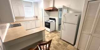 Move in Special: 1/2 off First Month's Rent - Located in the incredible Belhaven Historic District Gallery 6