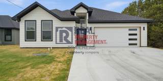 Modern 3-Bedroom Home with Community Amenities in Canyon Creek Gallery 1