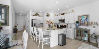 Beautifull Furnished Townhome - Nokomis - 2 Bedroom 2.5 bath plus office -1 Car Garage Gallery 13