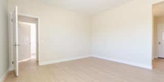 1228-1230 Wellesley Gallery 21