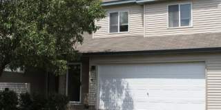 2 Bed + Loft/1.5 Bath Townhouse- Great Location! Available August 1st! Gallery 1