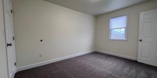 Updated 5BR 3bath house with off street parking! Gallery 27