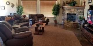 Beautiful Corner Lot! FULLY FURNISHED! Available Now!! Gallery 6