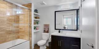 The Metropolitan at Larchmont Village Gallery 16